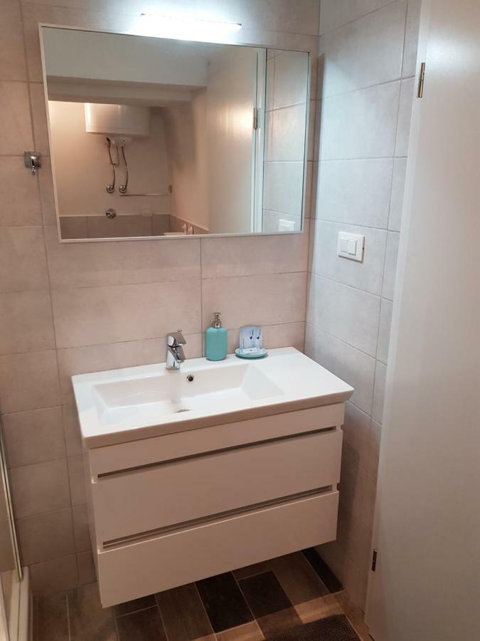 Nata Apartment กอร์จูลา ภายนอก รูปภาพ